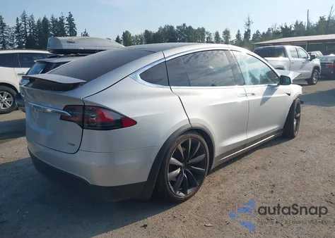 2017 Tesla Model X 100D/75D/90D из США, поврежденный, VIN 5YJXCBE21HF065481